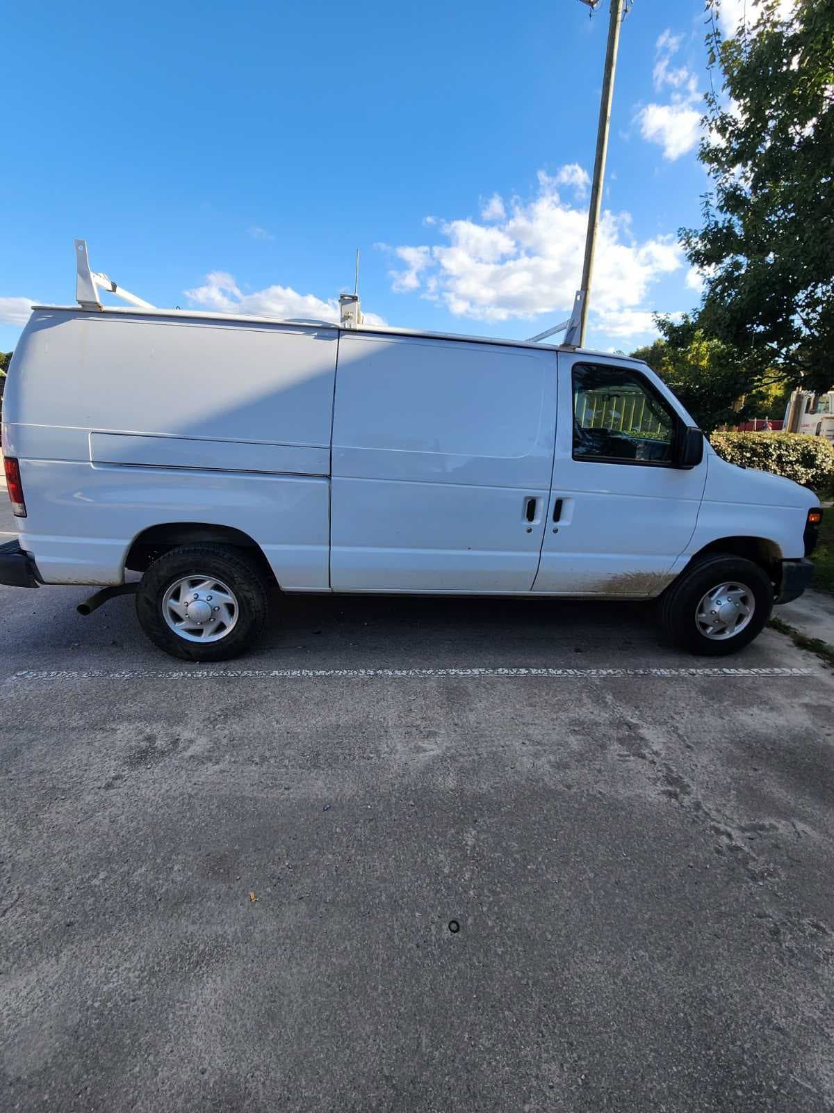 Ford Econoline E-350 Cargo Van, 2013 – 5.4L V8 Commercial Work Van - Image 41