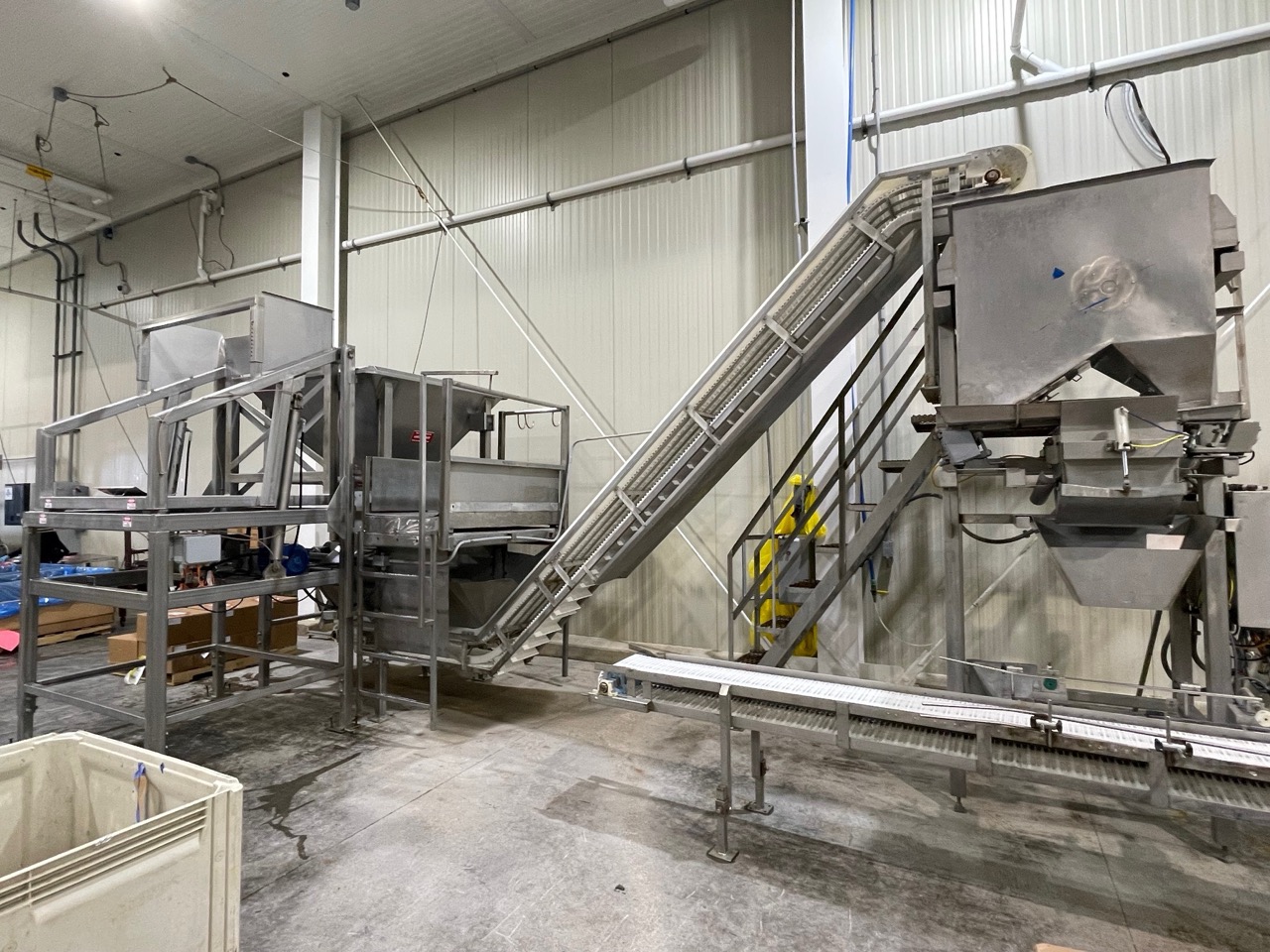 Tri-Berry Bulk Filling System with Tote Dumper and Scale - Image 3