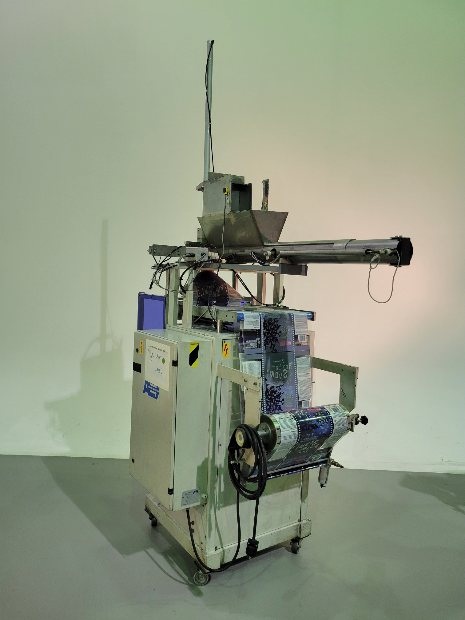 Audion Elektro AVM 200 Vertical Bagging Machine, 2002 - Includes Inclined Out Feed Conveyor - Image 2