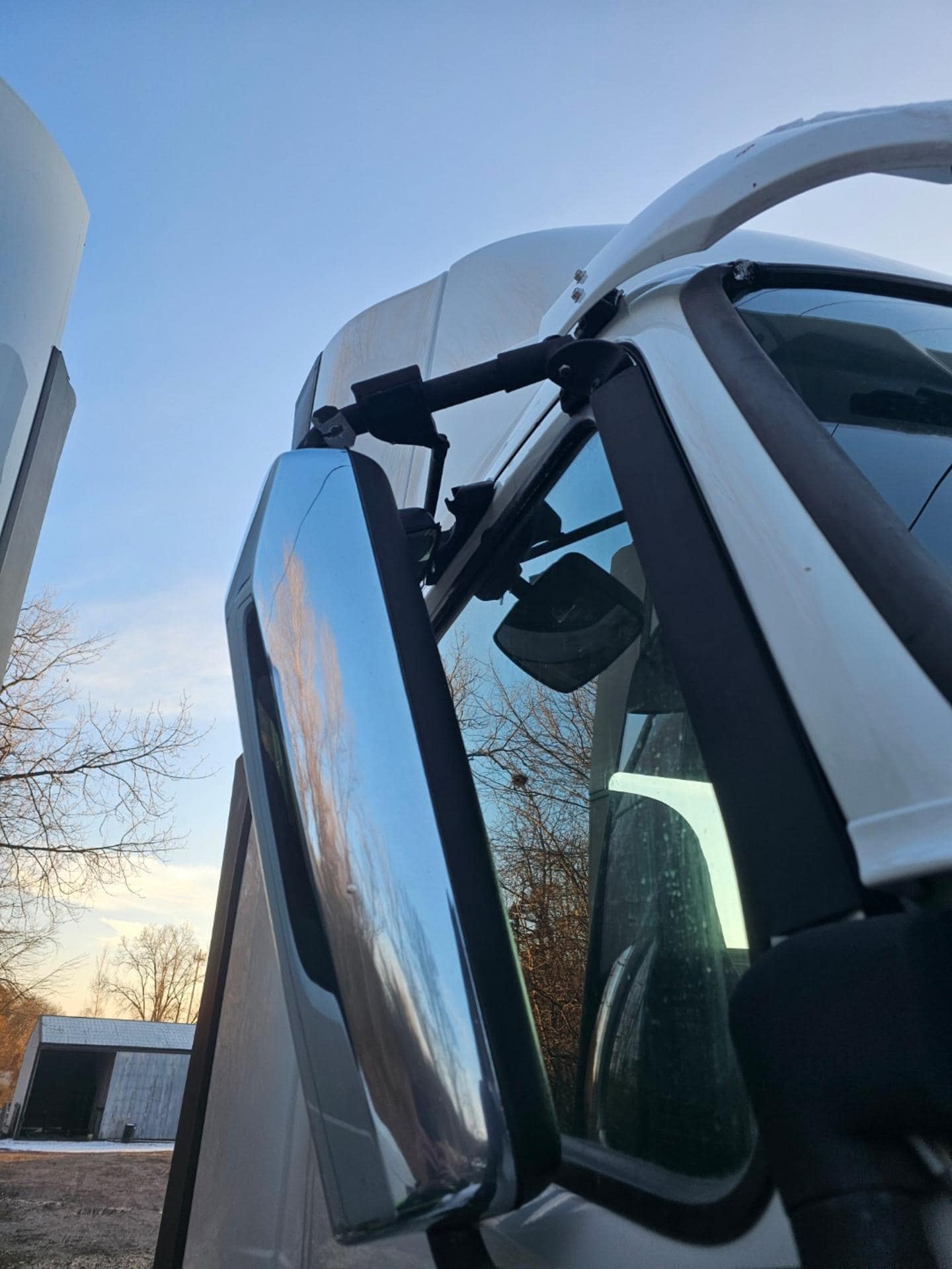 2015 Volvo VNL Day Cab – D11 Engine, Volvo ATO I-Shift Auto - Image 12