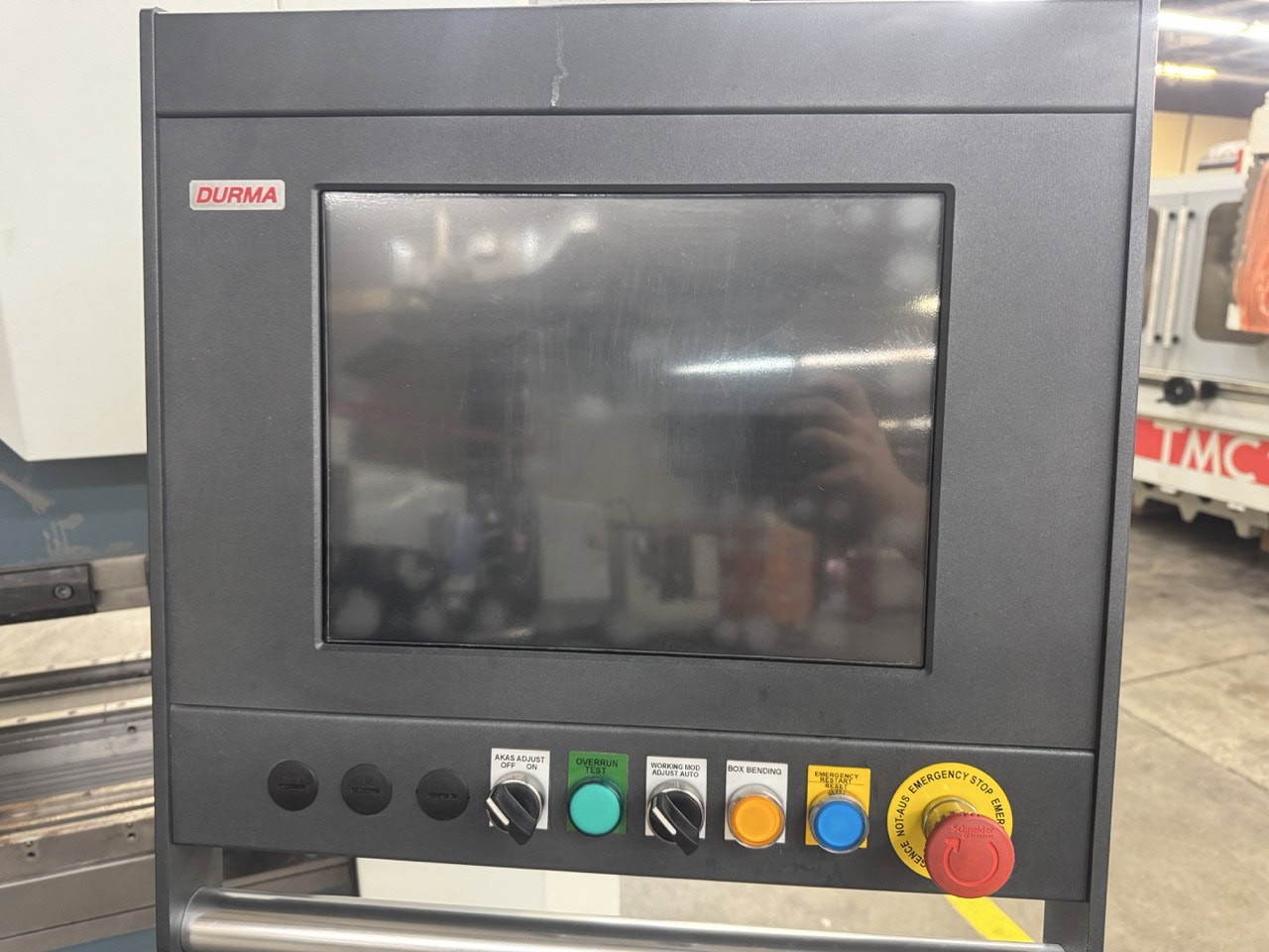 66 Ton x 6′ DURMA AD-R 2060 CNC Hydraulic Press Brake-2021, Tooling Included Upgraded Control - Image 3