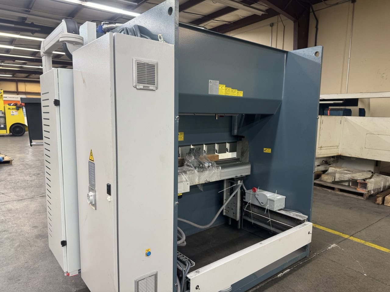 66 Ton x 6′ DURMA AD-R 2060 CNC Hydraulic Press Brake-2021, Tooling Included Upgraded Control - Image 5