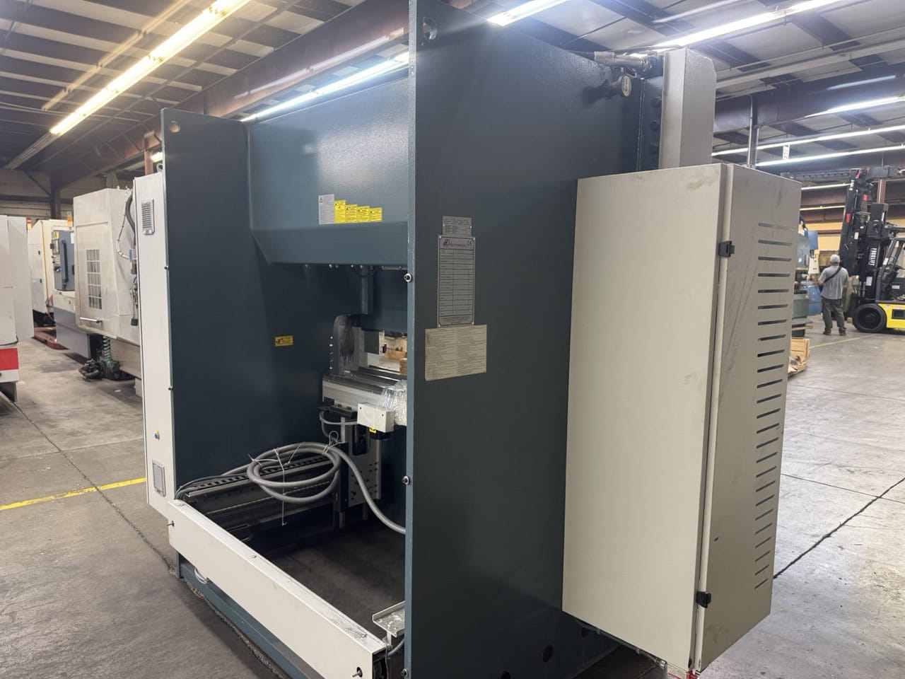 66 Ton x 6′ DURMA AD-R 2060 CNC Hydraulic Press Brake-2021, Tooling Included Upgraded Control - Image 6