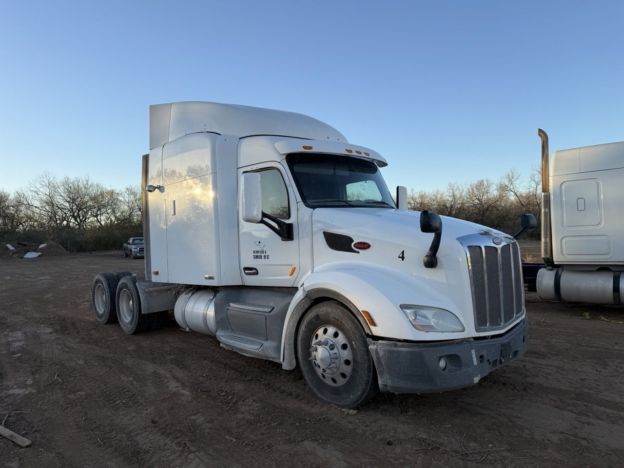 Peterbilt 579 Sleeper Truck, 2018 - 6×4 Axle - Image 4