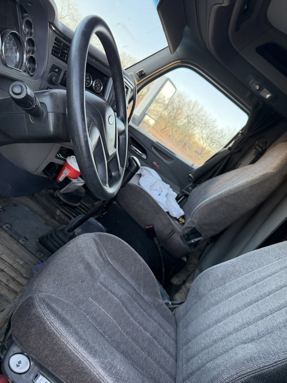 Peterbilt 579 Sleeper Truck, 2018 - 6×4 Axle - Image 6
