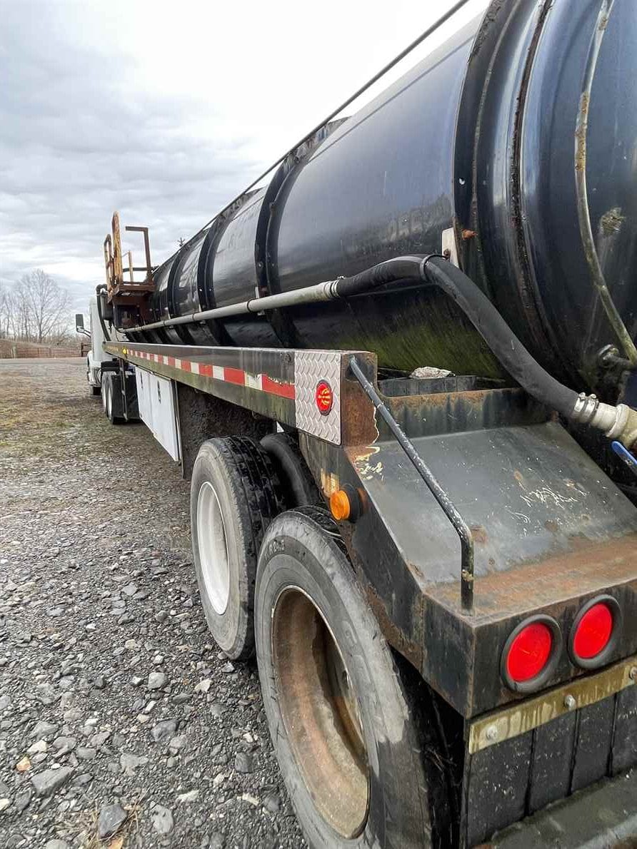 J&J 130-Barrel Vacuum Trailer, 2012 - Aluminum Tank, Industrial Vac