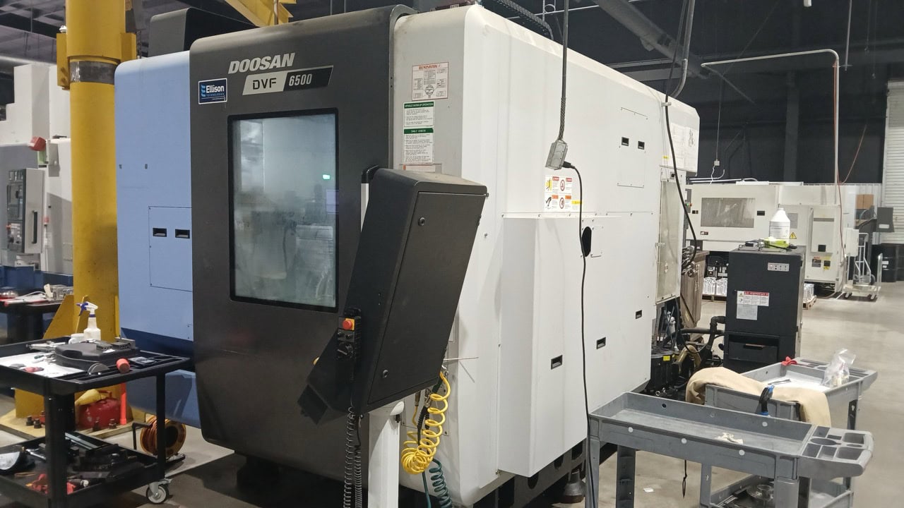 Doosan DVF 6500 5 Axis VMC, 2020 - Chip Blaster, Renishaw RMP600 - Image 2