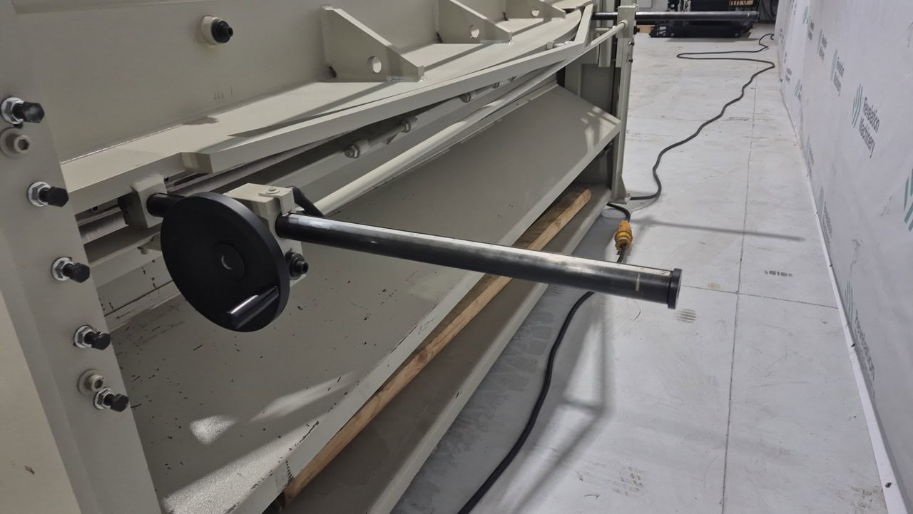 10' x 10Ga Baileigh SH-12010, Hydraulic Shear - 2023 - Image 3