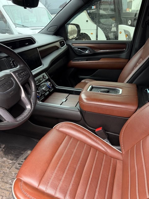 2023 GMC Yukon Denali Ultimate – 6.2L V8 | 4WD - Image 13