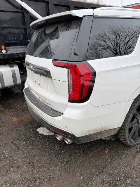 2023 GMC Yukon Denali Ultimate – 6.2L V8 | 4WD - Image 8