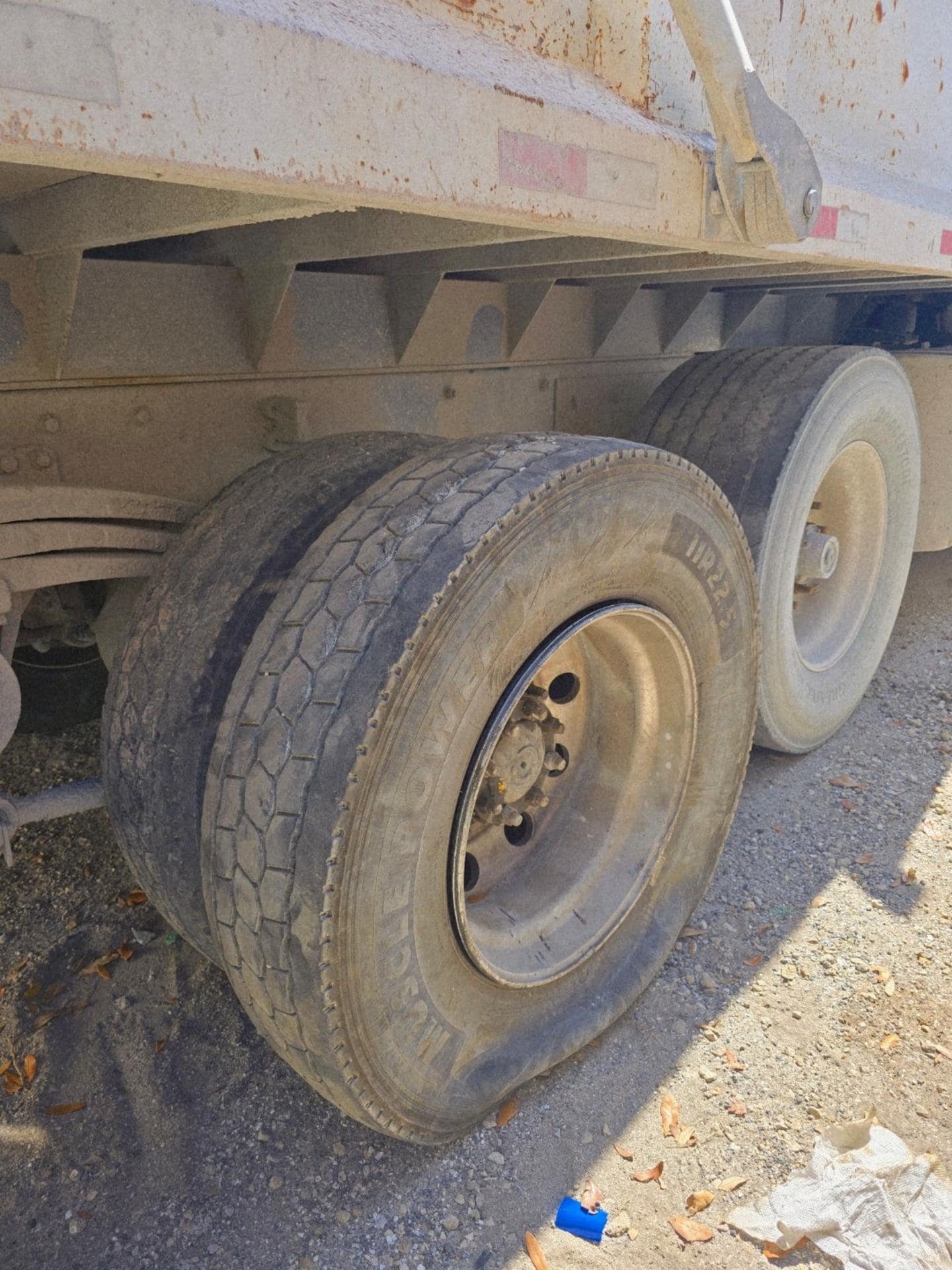 Volvo VNL Tri-Axle Dump Truck, 2012 - Volvo D13 - Image 4