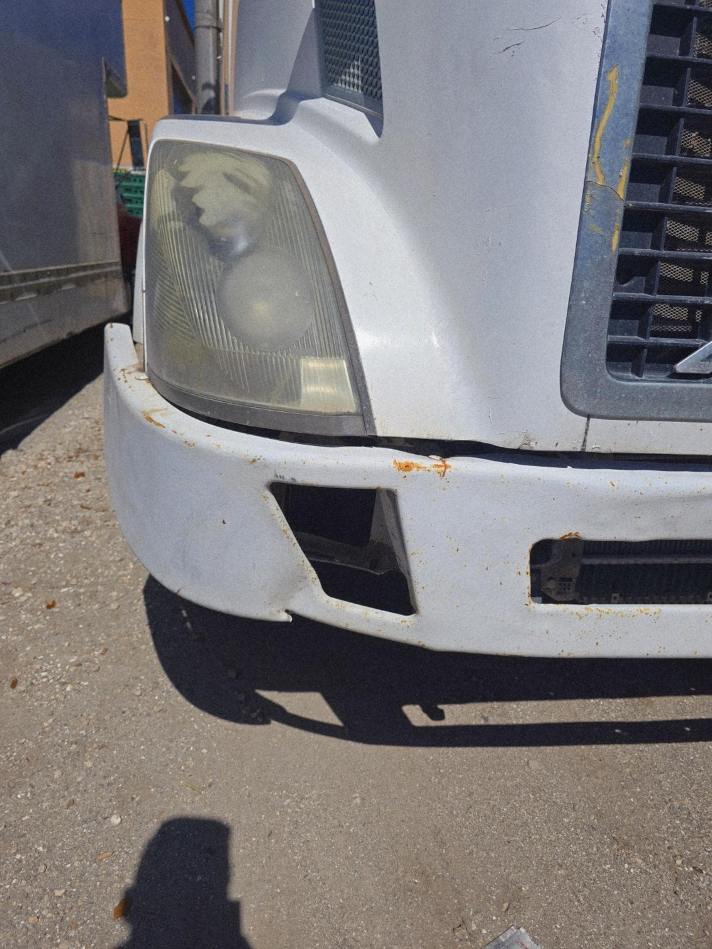 Volvo VNL Tri-Axle Dump Truck, 2012 - Volvo D13 - Image 10