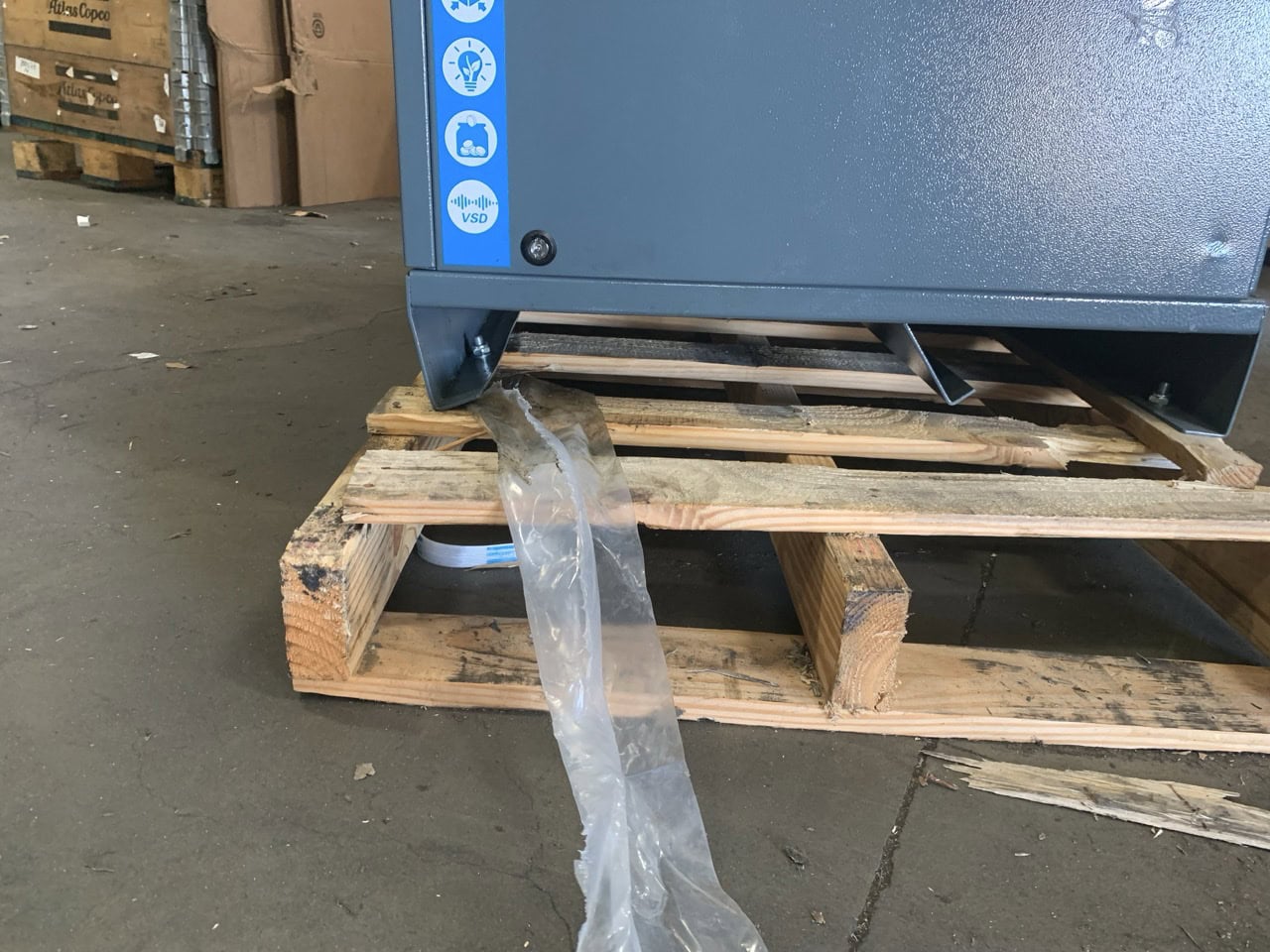 25 HP Atlas Copco GA18VSD FF Compressor, 2024 - Integrated Dryer. - Image 6