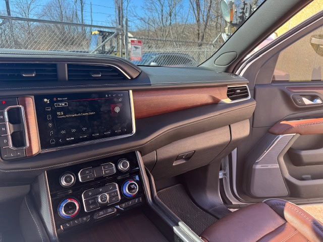 2023 GMC Yukon Denali Ultimate – 6.2L V8 | 4WD - Image 25