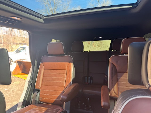 2023 GMC Yukon Denali Ultimate – 6.2L V8 | 4WD - Image 29