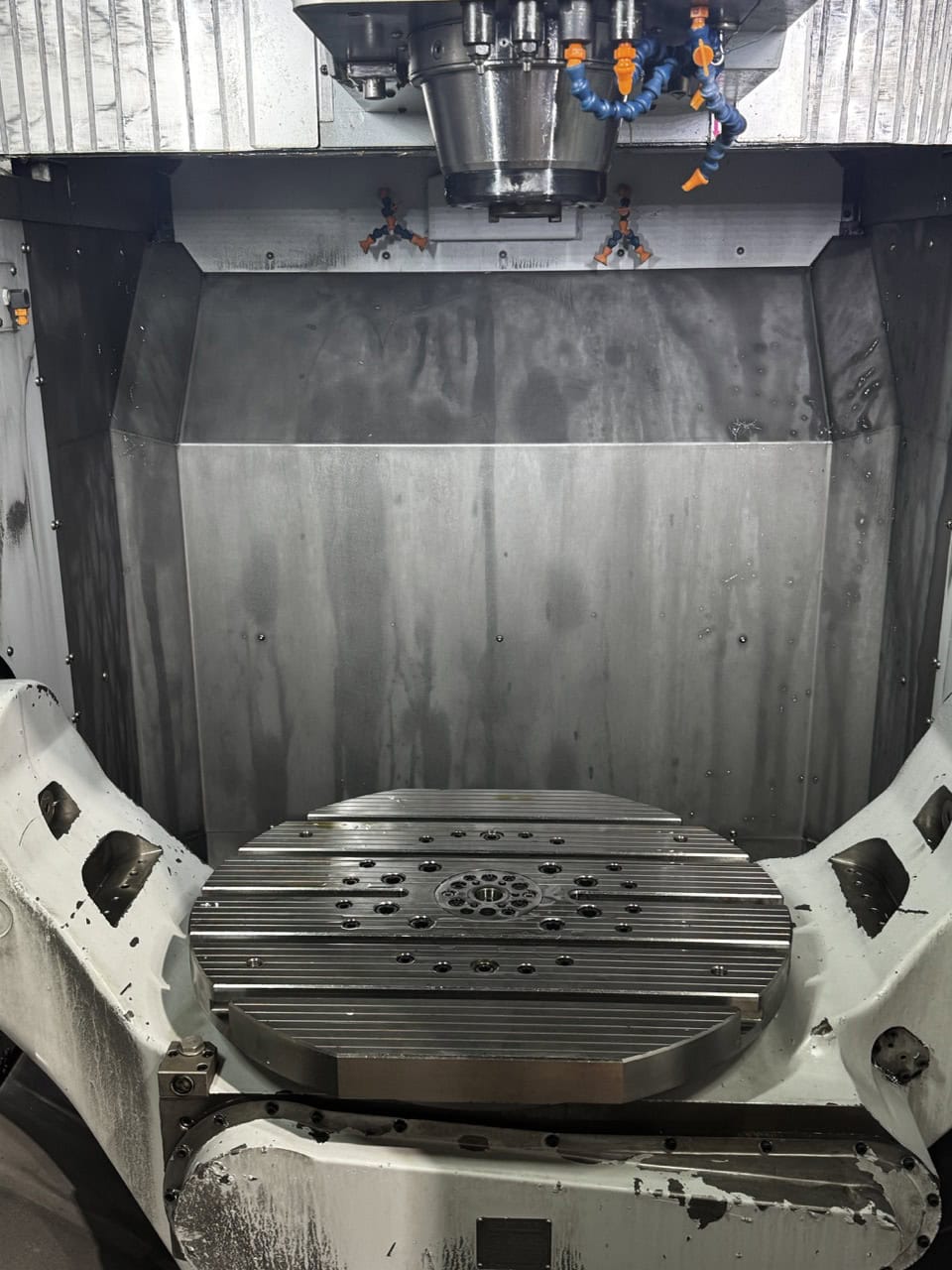 Doosan DVF 6500 5 Axis VMC, 2020 - Chip Blaster, Renishaw RMP600 - Image 17