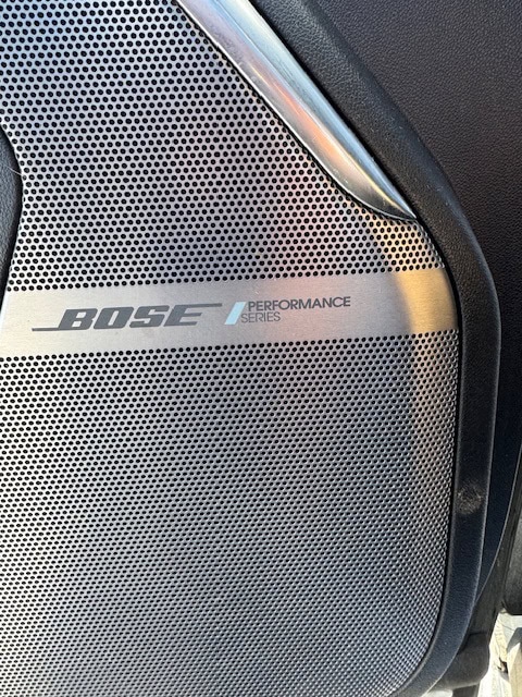 2023 GMC Yukon Denali Ultimate – 6.2L V8 | 4WD - Image 17