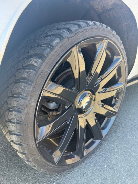 2023 GMC Yukon Denali Ultimate – 6.2L V8 | 4WD - Image 18