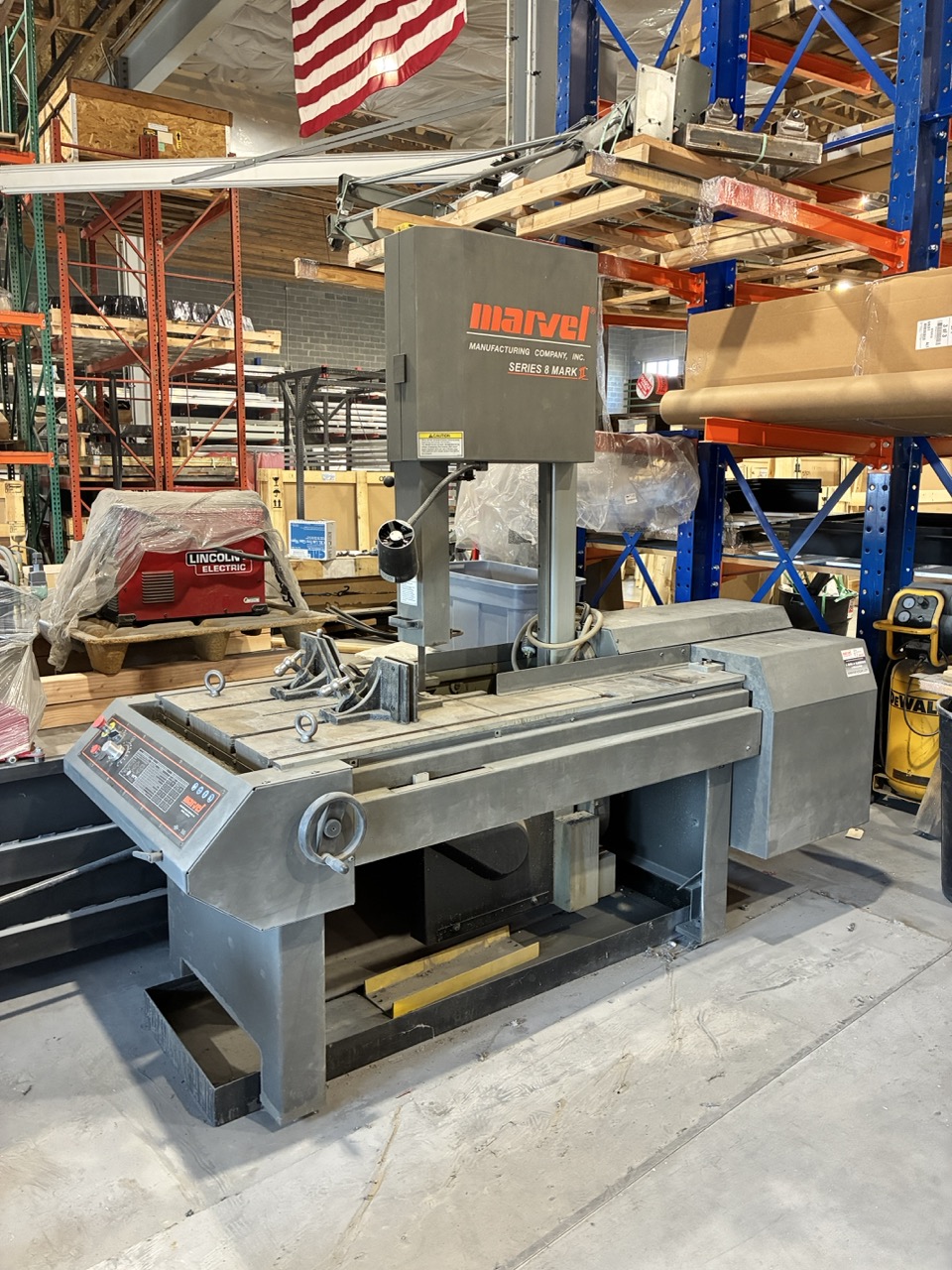 18" x 22" Marvel Series 8 Mark-II Vertical Tilt-Frame Bandsaw, 2017 - Less than 10 Hours