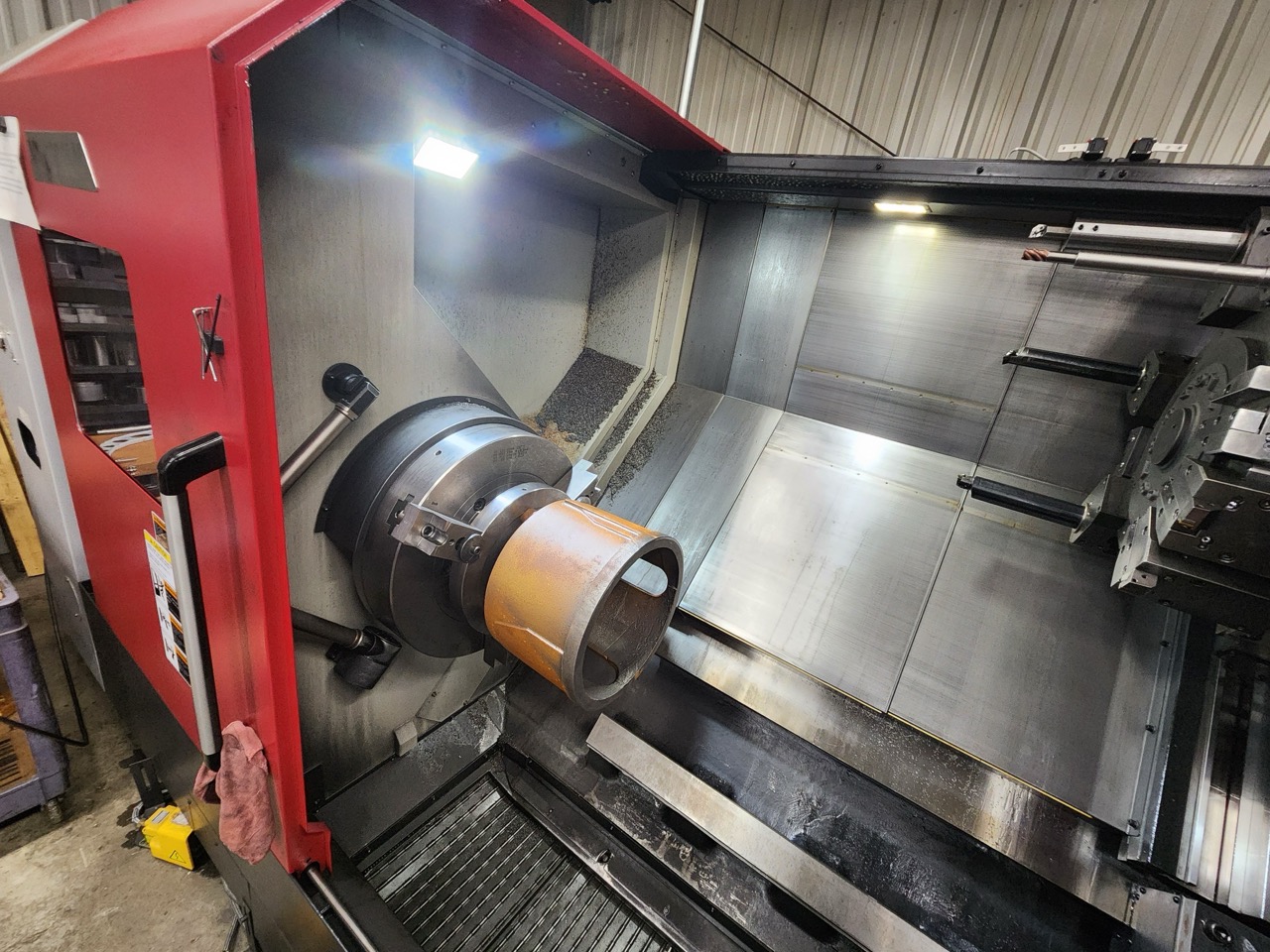 Smart NL6000LM CNC Lathe, 2023 - 24" Chuck, Live Tooling, Tailstock, Steady Rest, Box Ways, Chip Conveyor - Image 7