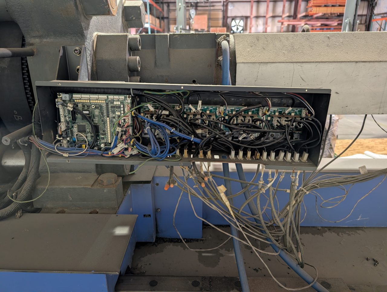 310 Ton 24.7 Oz JSW J310ELII Injection Molding Machine, 2000