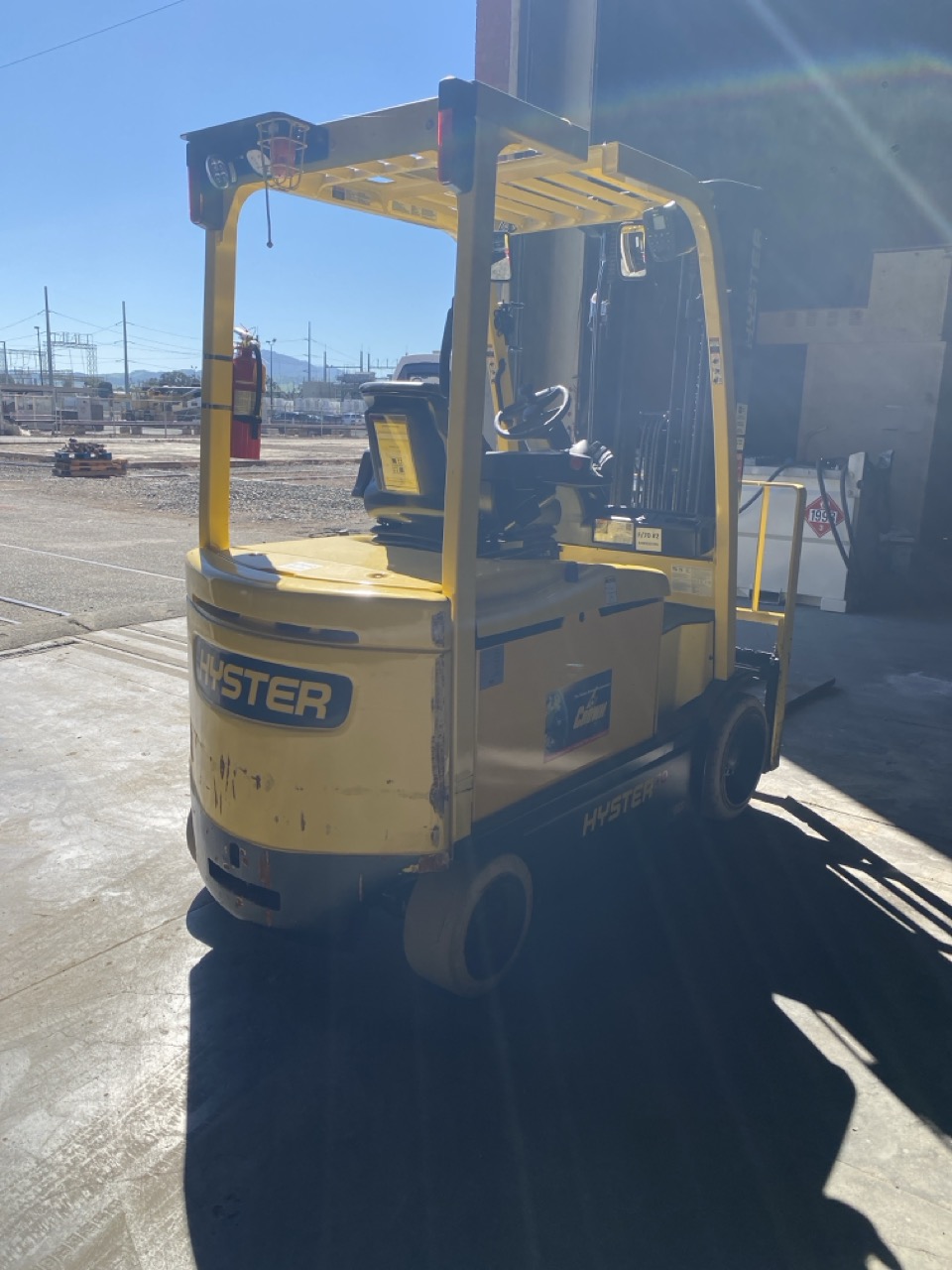 Hyster E70XN Electric Cushion Tire Forklift, 2020 - 7,000 lb Capacity, AC Drive, Sit-Down Rider - Image 6