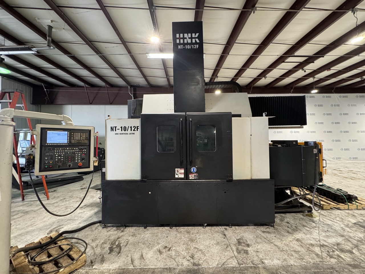 HNK NT-10/12F CNC Vertical Turret Lathe, 2019 - 39.4" Table, 49.2" Swing, Fanuc Control, 12 ATC - Image 4