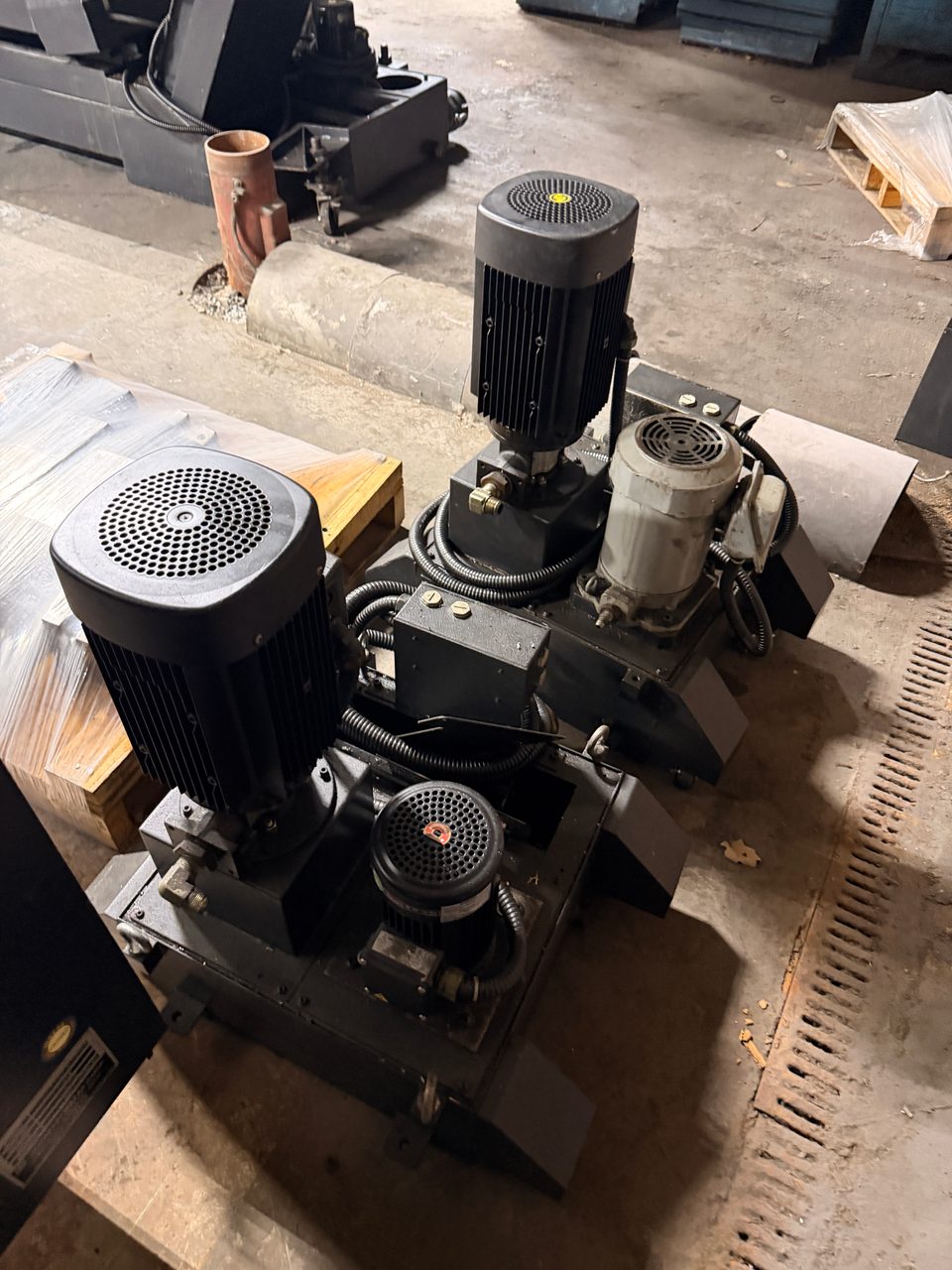 Mazak Slant Turn 50NR CNC Lathe, 2006 - 7.1" Bore, Chip Conveyor
