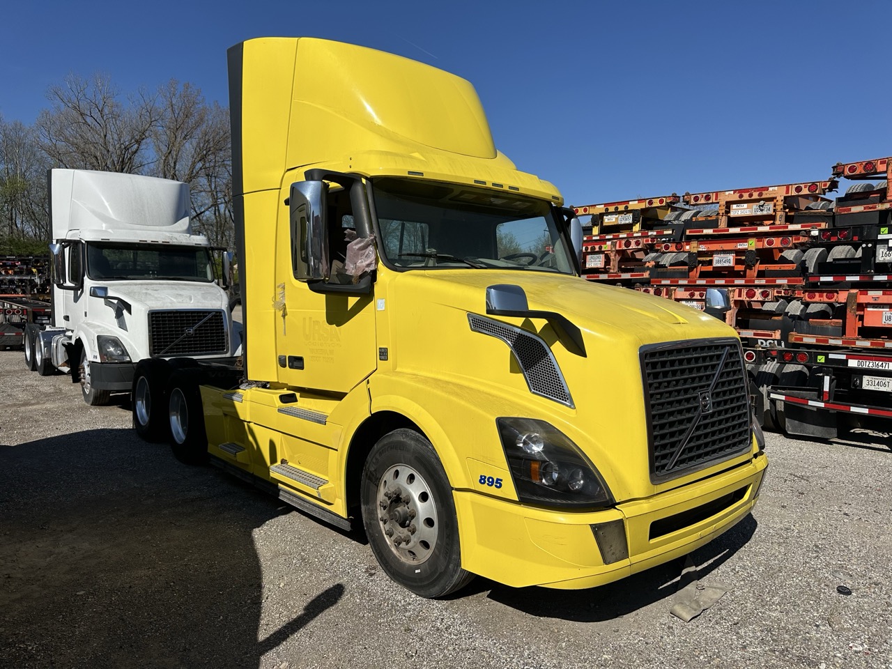 Volvo VNL Day Cab Semi Truck, 2017 - Volvo D13, I-Shift, Air Ride