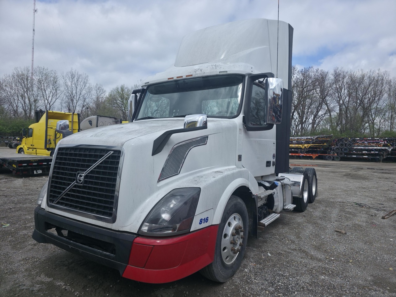 Volvo VNL Day Cab Semi Truck, 2015 - Volvo D13, I-Shift, Air Ride