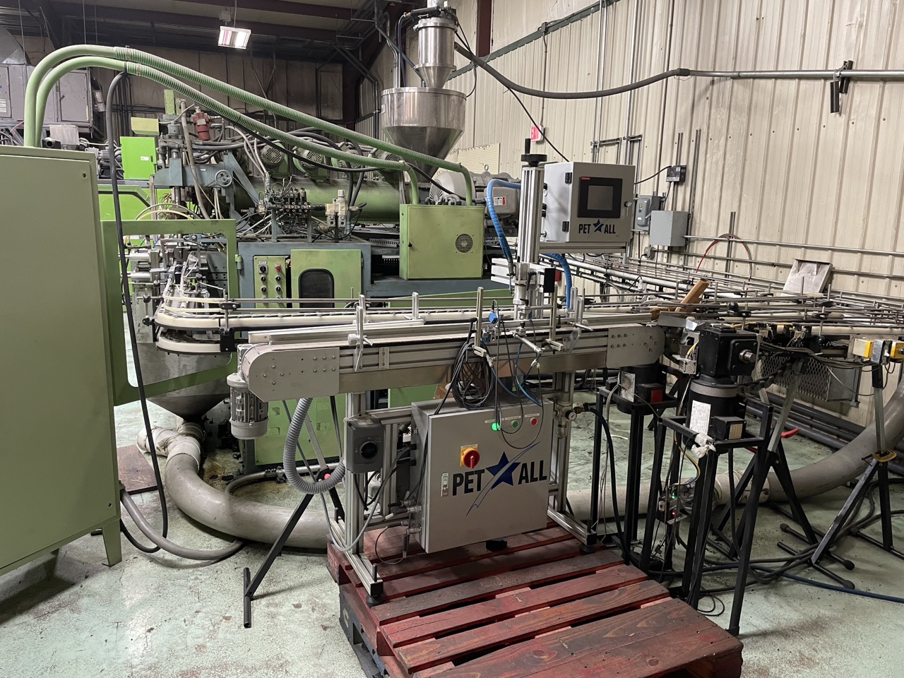 CMP 2000/DH/2 Extrusion Blow Molder, 2015 - Includes Leak Detector, Product Conveyor and Drive System