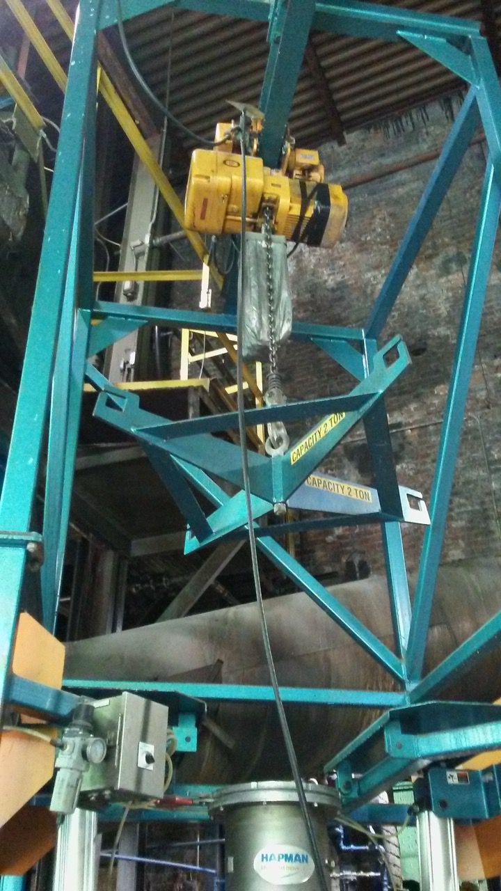 Hapman 2 Ton Bulk Bag Unloader and MiniVacTM Pneumatic Conveyor, 2011 - Image 3