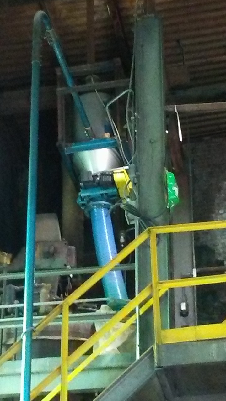 Hapman 2 Ton Bulk Bag Unloader and MiniVacTM Pneumatic Conveyor, 2011 - Image 4