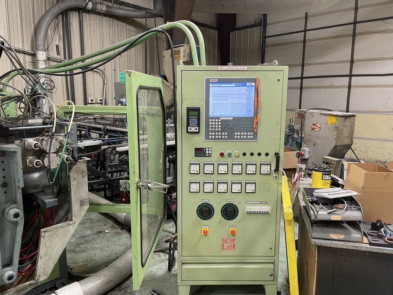 CMP 2000/DH/2 Extrusion Blow Molder, 2015 - Includes Leak Detector, Product Conveyor and Drive System - Image 4