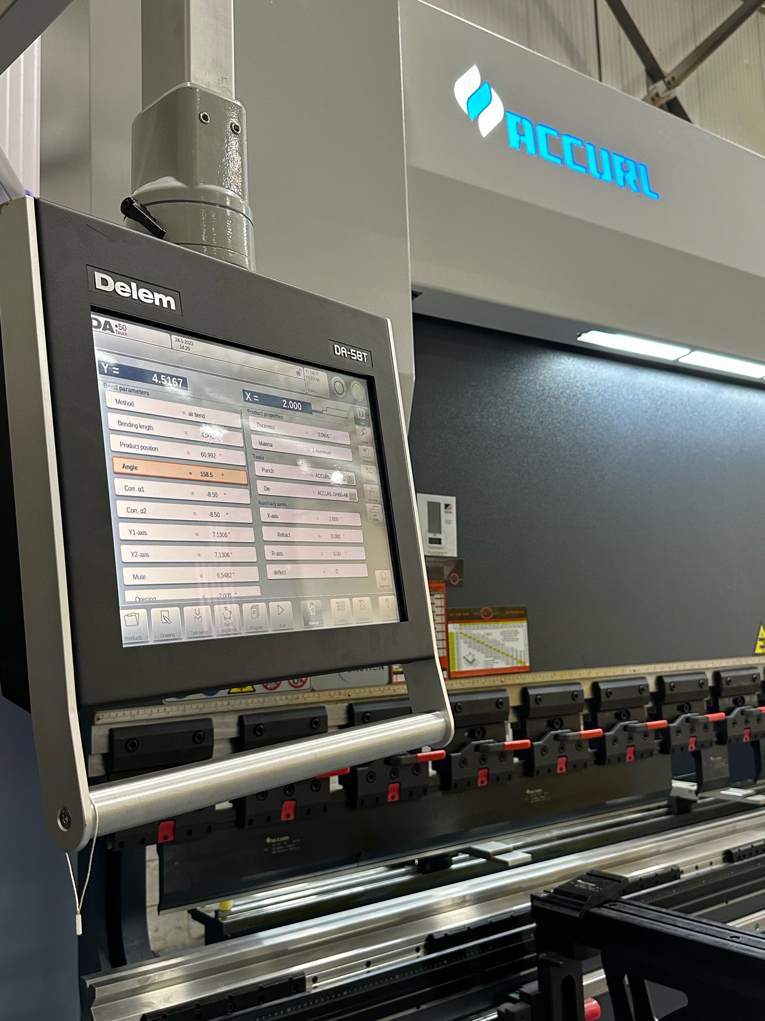 150 Ton x 10' Accurl GeniusPro Hydraulic Press Brake, 2026 - 4+1 - Image 3