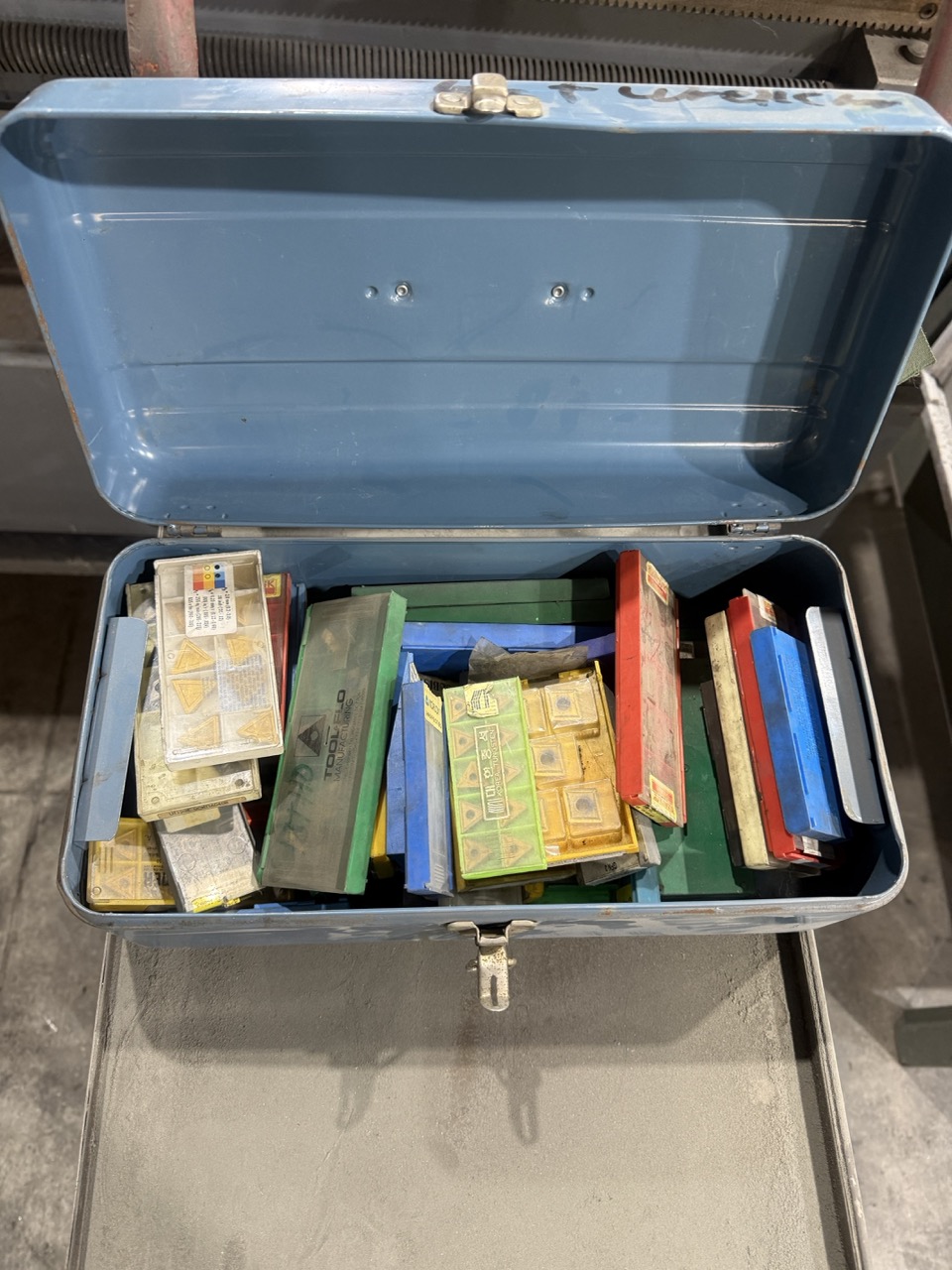 23" x 118" TUDA Tudormax Engine Lathe - with Tooling - Image 13