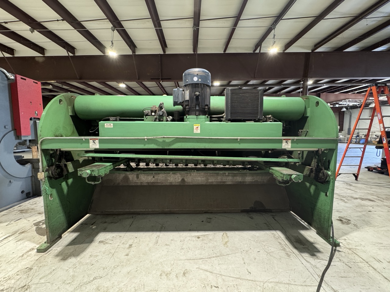 1/2" x 12' Accurshear 650012 Hydraulic Power Squaring Shear 2004 - Image 2