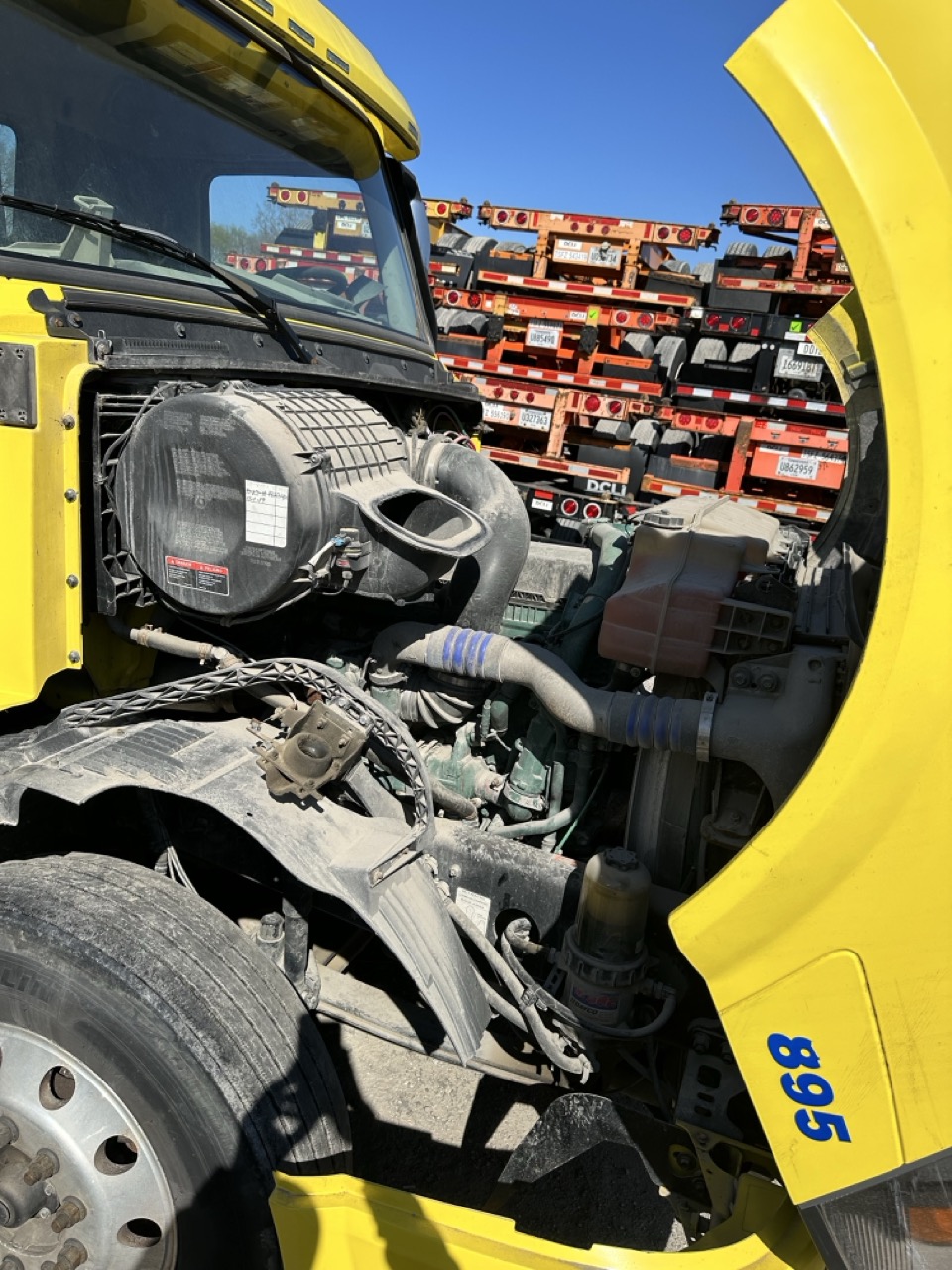 Volvo VNL Day Cab Semi Truck, 2017 - Volvo D13, I-Shift, Air Ride - Image 7