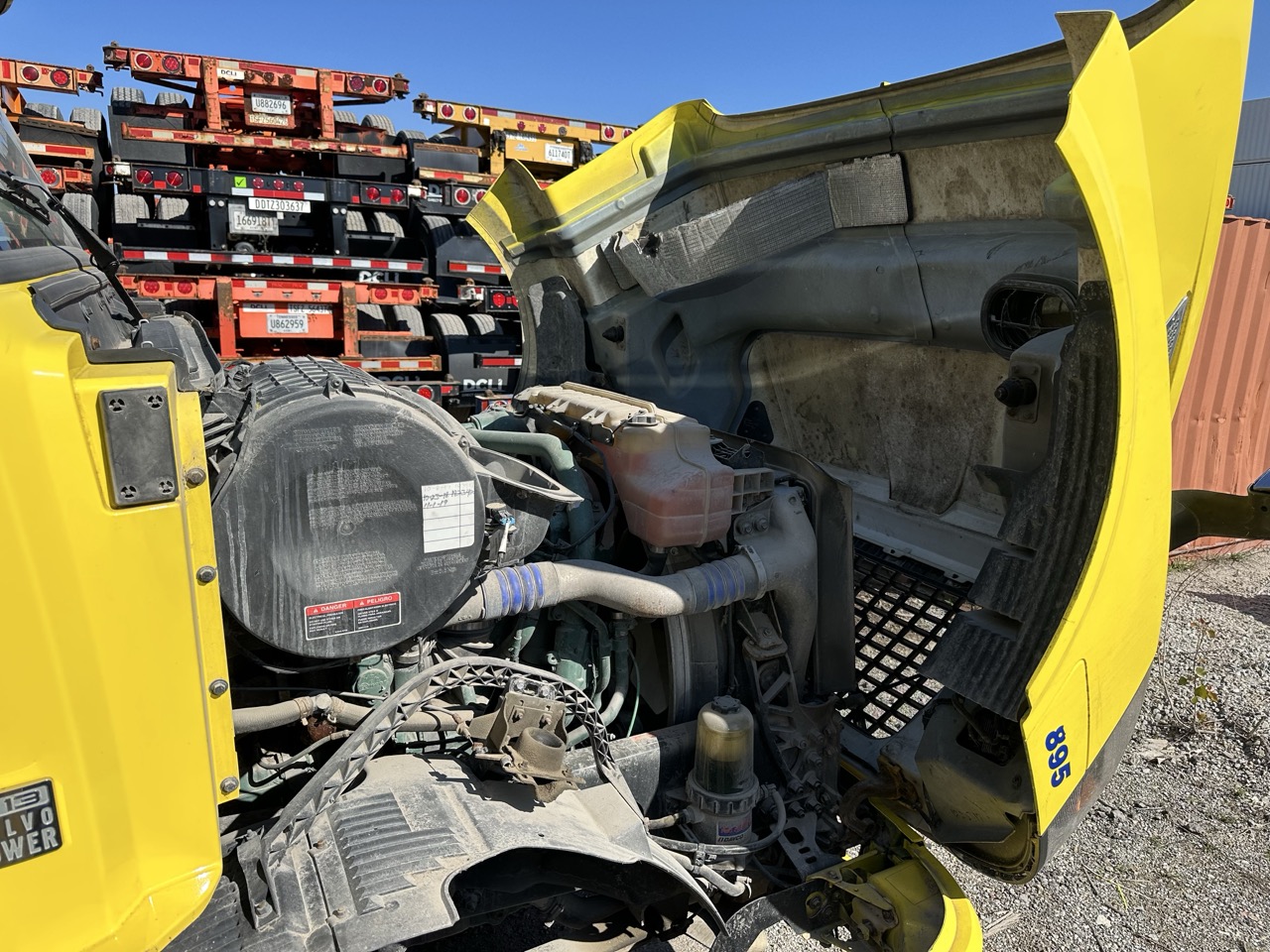 Volvo VNL Day Cab Semi Truck, 2017 - Volvo D13, I-Shift, Air Ride - Image 8