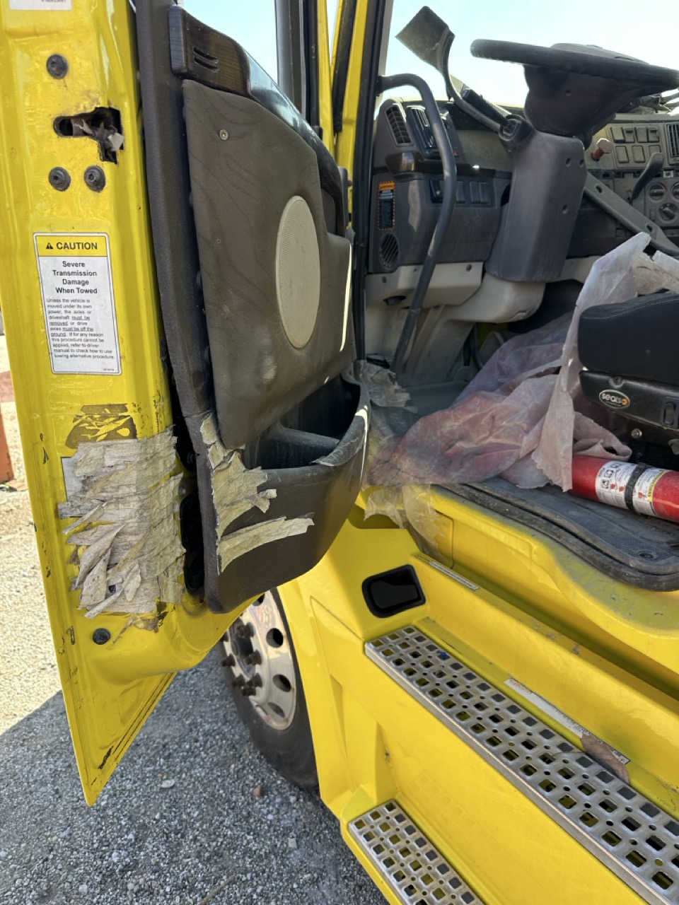 Volvo VNL Day Cab Semi Truck, 2017 - Volvo D13, I-Shift, Air Ride - Image 13