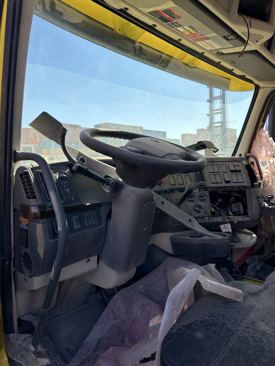 Volvo VNL Day Cab Semi Truck, 2017 - Volvo D13, I-Shift, Air Ride - Image 14