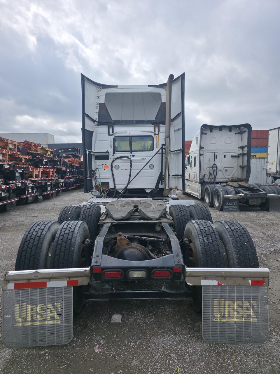 Volvo VNL Day Cab Semi Truck, 2015 - Volvo D13, I-Shift, Air Ride - Image 6