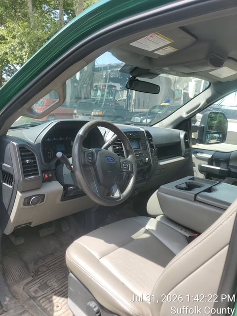 Ford F-250 Super Duty Pickup Truck, 2022 - 4x4, Crew Cab, Heavy-Duty Work Truck - Image 8