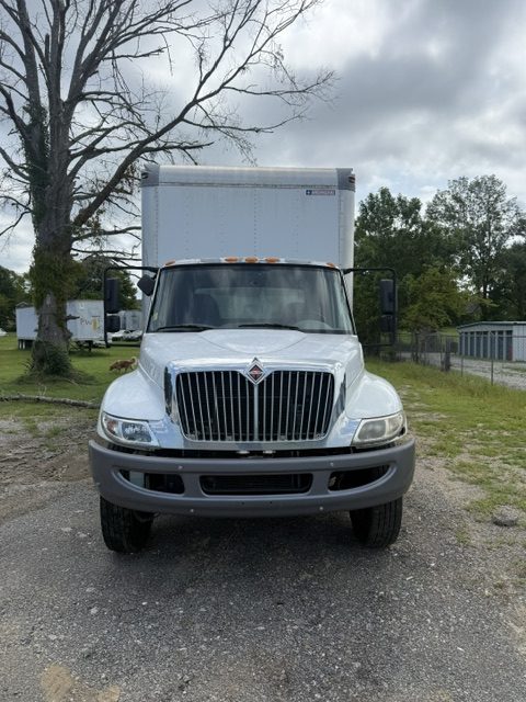 International 4300 Medium-Duty Straight Truck, 2018 – 24' Box Truck, Cummins Diesel, Allison Automatic