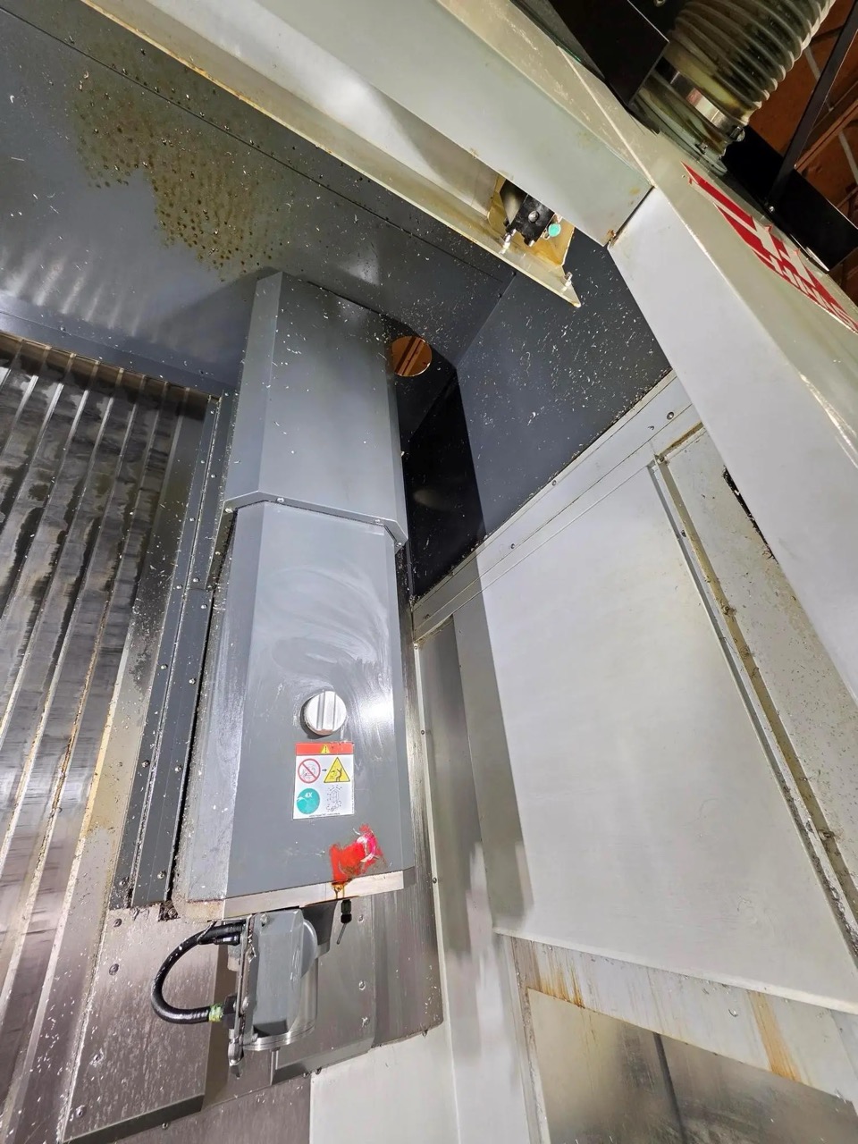 Haas UMC-1000 5-Axis CNC UMC, 2021 - 10-Pallet Changer, 15,000 RPM Spindle, WIPS, Through-Spindle Coolant, Chip Conveyor, Rigid Tapping - Image 10