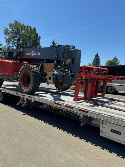 Skyjack SJ1056TH Telehandler Forklift, 2023 – 10,000 lb Capacity, 56' Reach, 4x4 Rough Terrain Telescopic Handler - Image 4