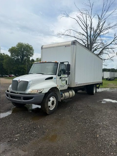 International 4300 Medium-Duty Straight Truck, 2018 – 24' Box Truck, Cummins Diesel, Allison Automatic - Image 2