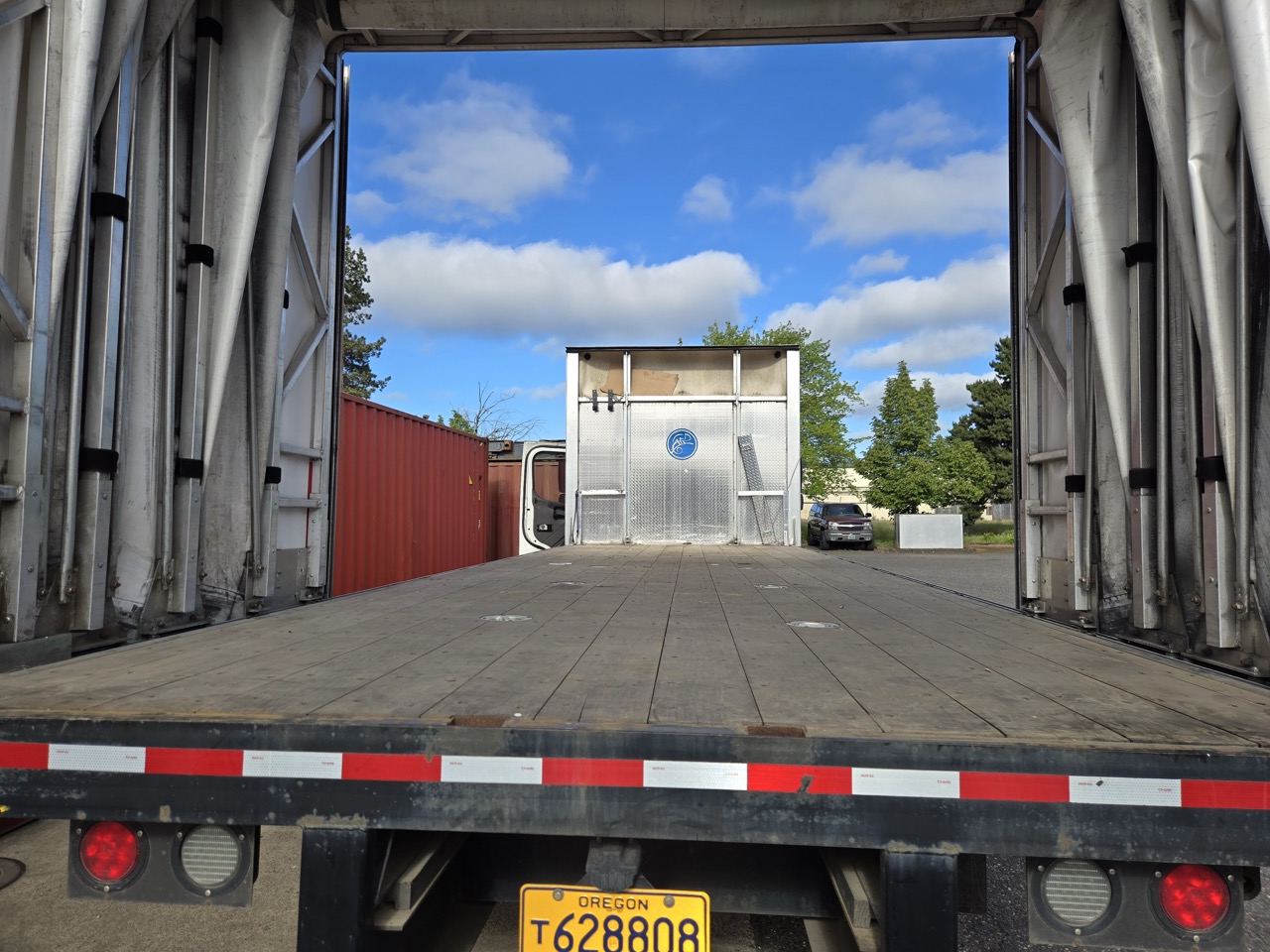 Freightliner M2 106 Medium Duty Truck, 2017 – Cummins Diesel, Allison Automatic, Air Brakes, Class 6/7 Commercial Chassis - Image 2