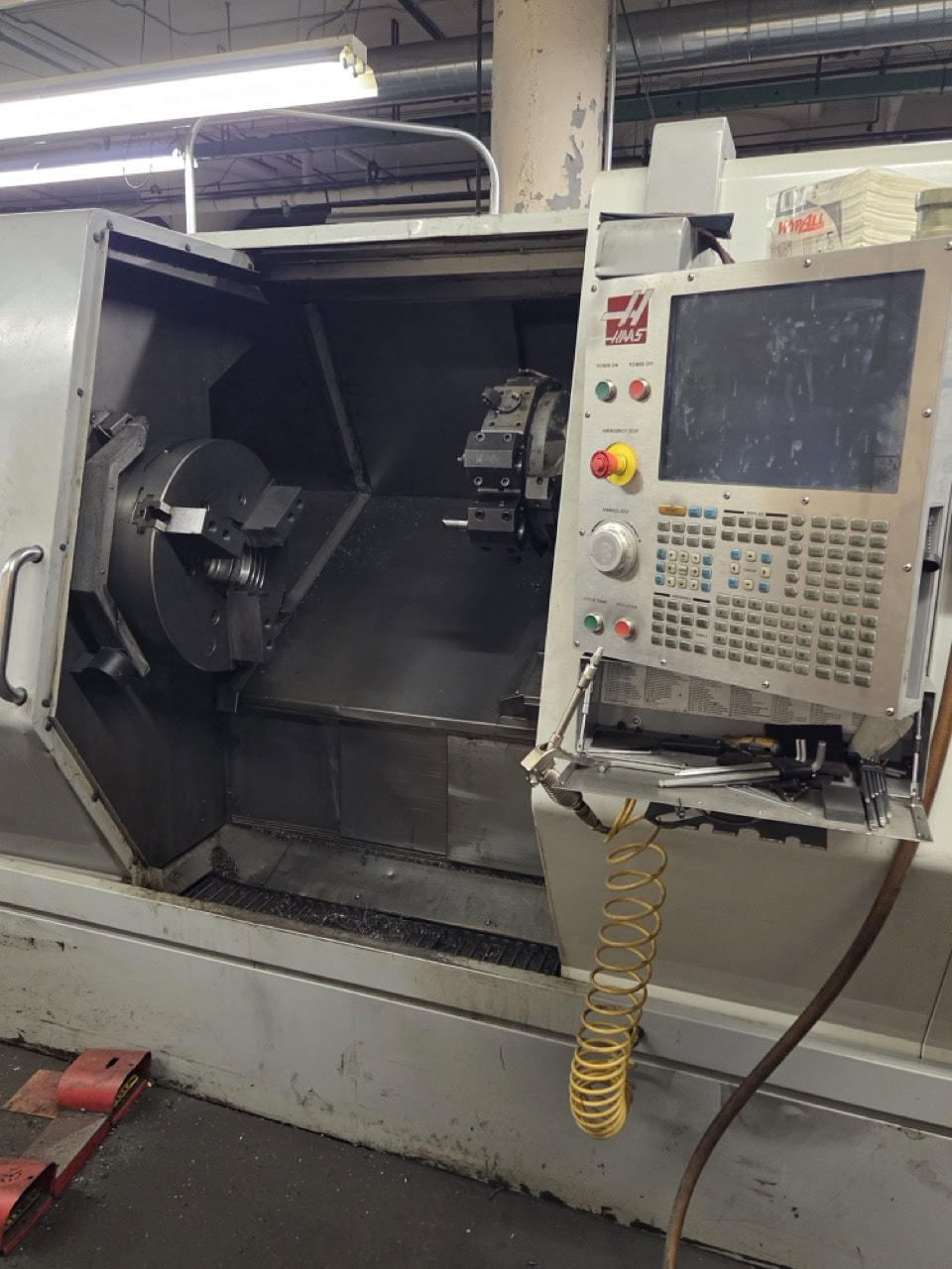 Haas SL‑40BB CNC Lathe, 2009 – 24″ Chuck, 4.5" Bar Cap, Tailstock - Image 2