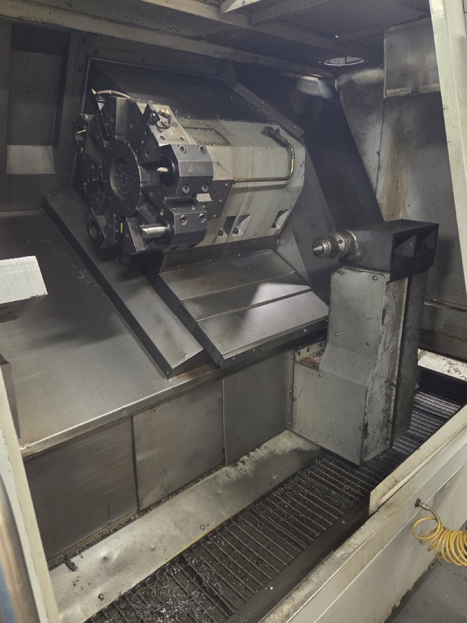 Haas SL‑40BB CNC Lathe, 2009 – 24″ Chuck, 4.5" Bar Cap, Tailstock - Image 4